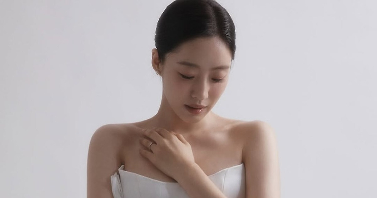 함은정, ♥김병우 감독과 결혼 앞두고..눈부신 웨딩드레스 자태