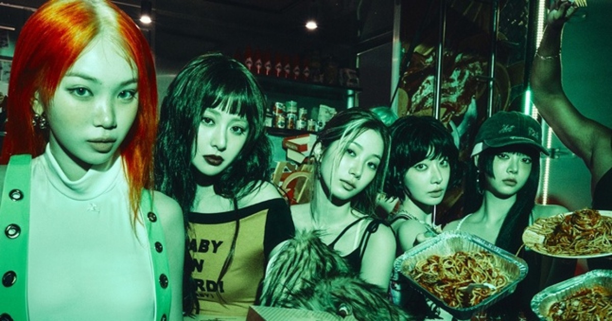 르세라핌'SPAGHETTI' 빌보드 핫 100 50위 데뷔 자체최고기록, 제이홉 9번째 진입 K팝솔로 신기록[K-EYES]