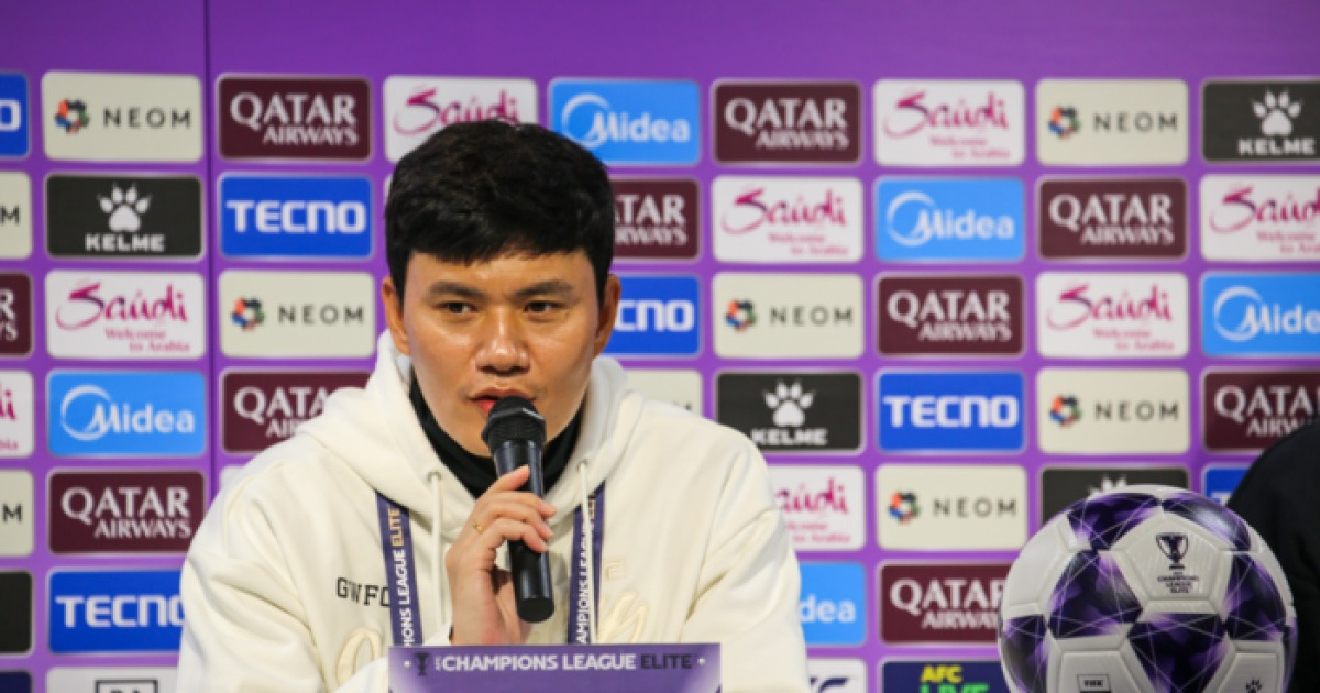 치명적 수비 실수+여실히 드러난 모재현 공백…강원, 히로시마 ‘철통 수비’ 뚫지 못했다