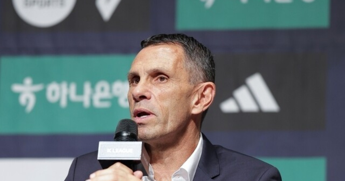 [BE.현장] '조기우승' 전북 포옛, 내년 거취 '감독피셜' 떴다!... 포옛 감독, "내일 구단과 중요한 미팅... 아무 일도 벌어진 건 없다"