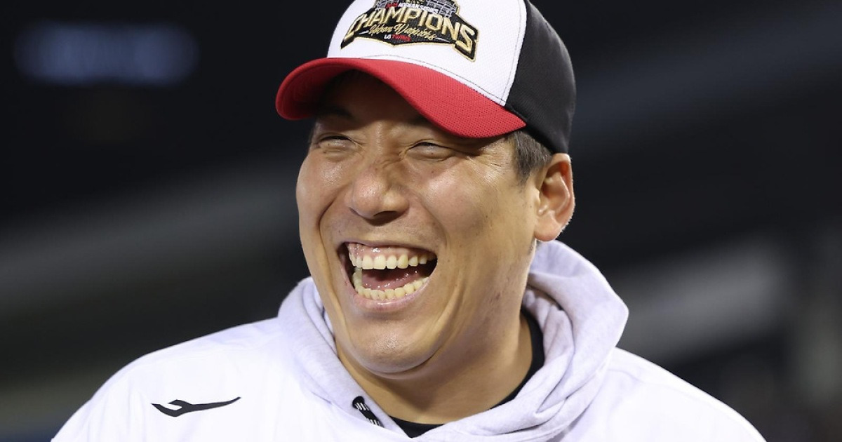 한국시리즈 MVP 김현수, 겨울엔 ‘FA 신화’ 도전한다