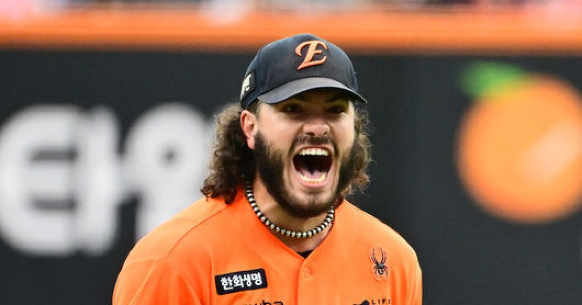 "켈리도 이 정도는 아니었다, 폰세 ML 선발 계약 가능한데…" 한국에 남으면 더 많이 번다고?