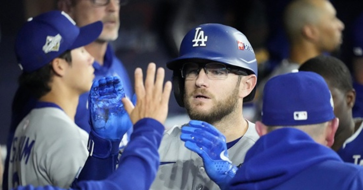 "포기하기 어려워" 144억 구단 옵션 발동? 먼시 다저스 남을까→'韓 최초 역사' 김혜성 주전 경쟁도 걸렸다