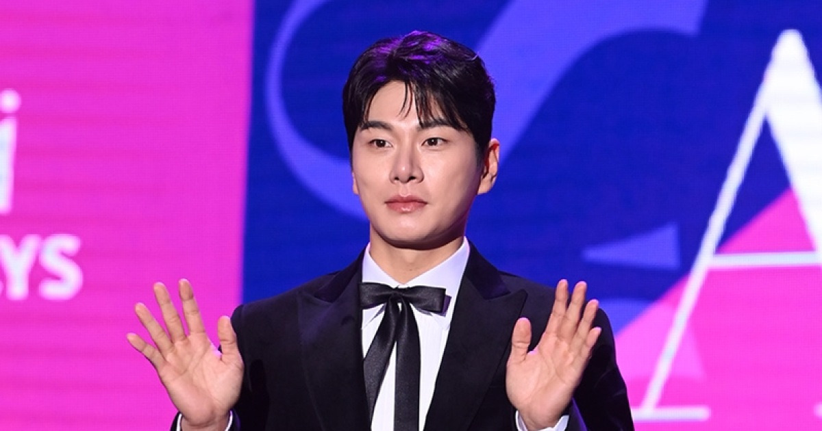 이이경, '놀뭐' 하차 배경…PD