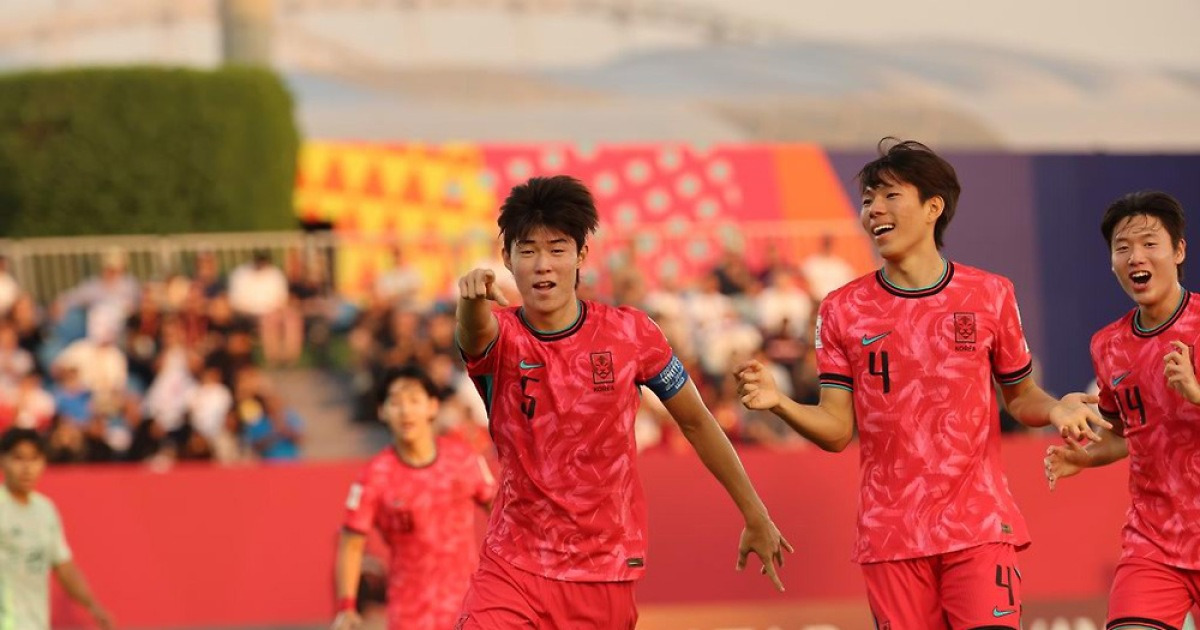 이강인도 놀랐다! 韓 축구 쾌거 '박수 짝짝짝'→U-17 월드컵 '우승 2회' 멕시코 잡았다…토너먼트 진출 청신호