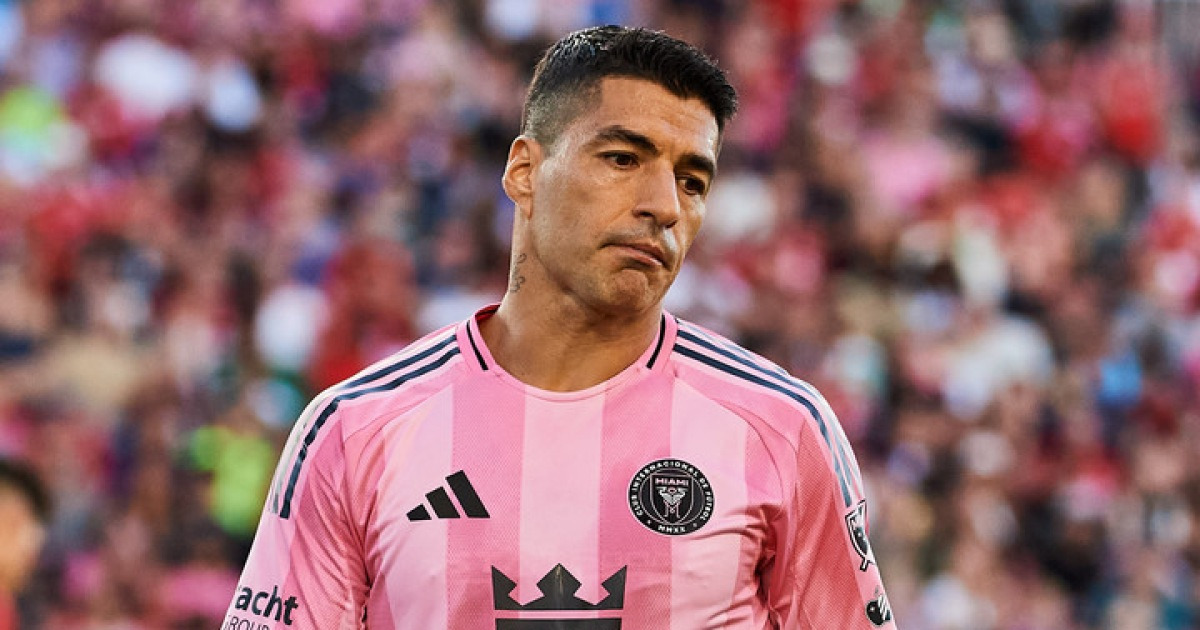 또 너야? '메시도 한숨' 수아레스, 상대 향한 발길질로 1경기 징계...16강 최종전 출전 불가