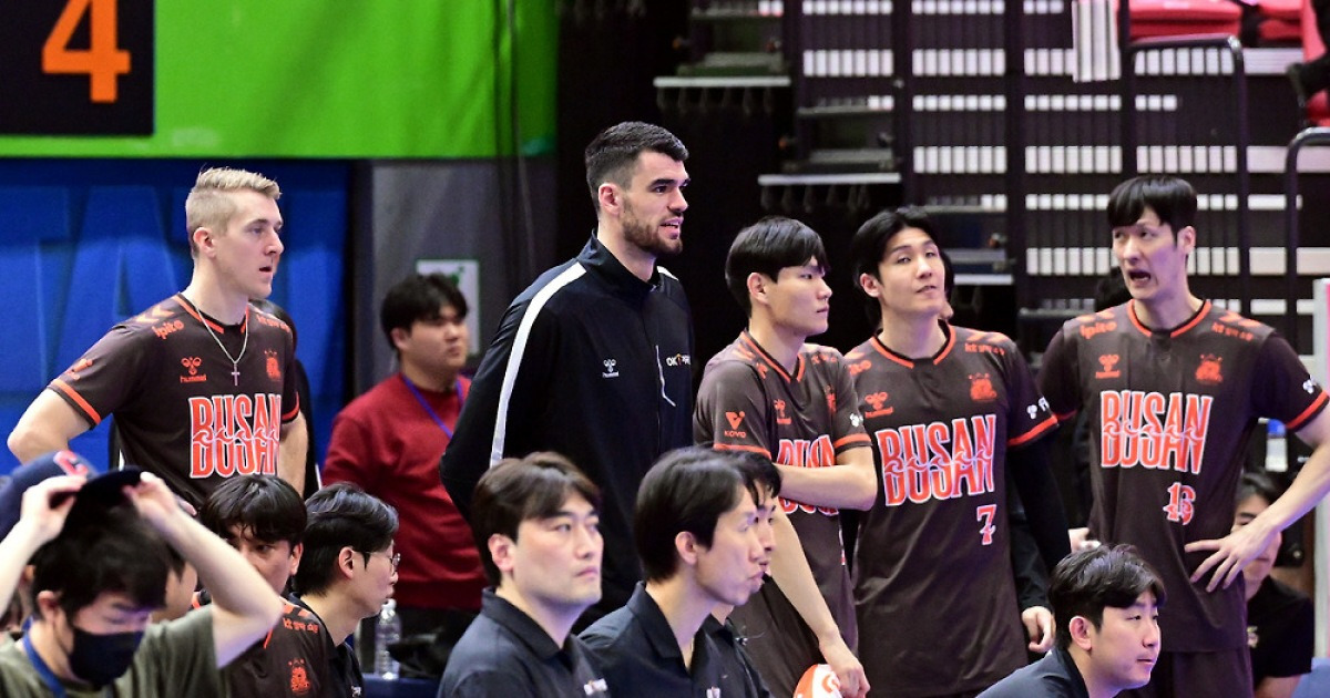 "실력이 없다" 너 빠져! 3세트부터 사라진 외인…사령탑의 싸늘한 일침