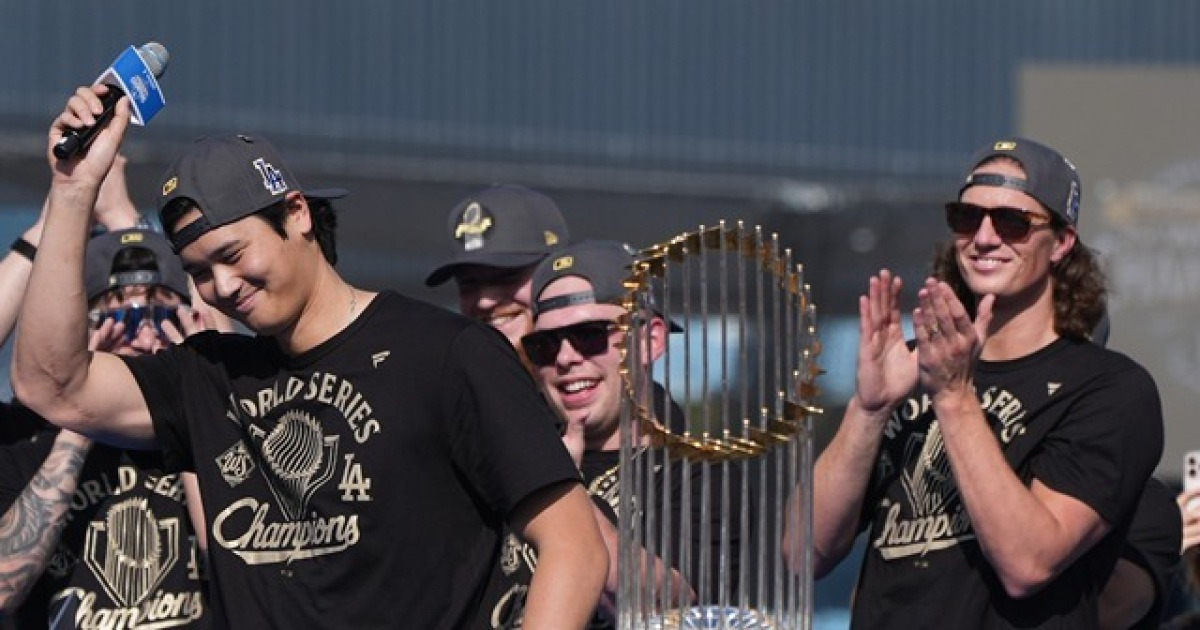 월드시리즈 3연패? LA다저스, 논란의 갈림길 [황덕준의 크로스오버]