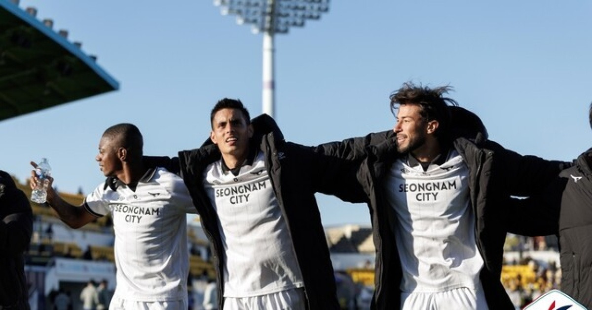 '희망은 살렸는데' 2부 PO 경쟁 캐스팅보트 쥔 까치... 성남, 2경기 다 이겨야 PO 가능성 품는다