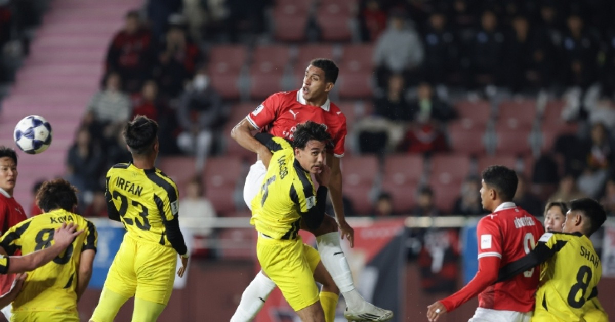 포항, 안방서 탬피니스에 설욕 실패…진땀 끝 1-1 무승부