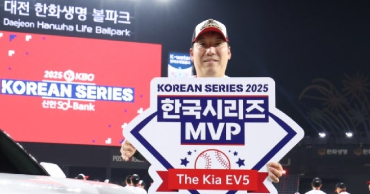 '우승 MVP' 훈장 단 김현수, FA 누적 300억 돌파할까?