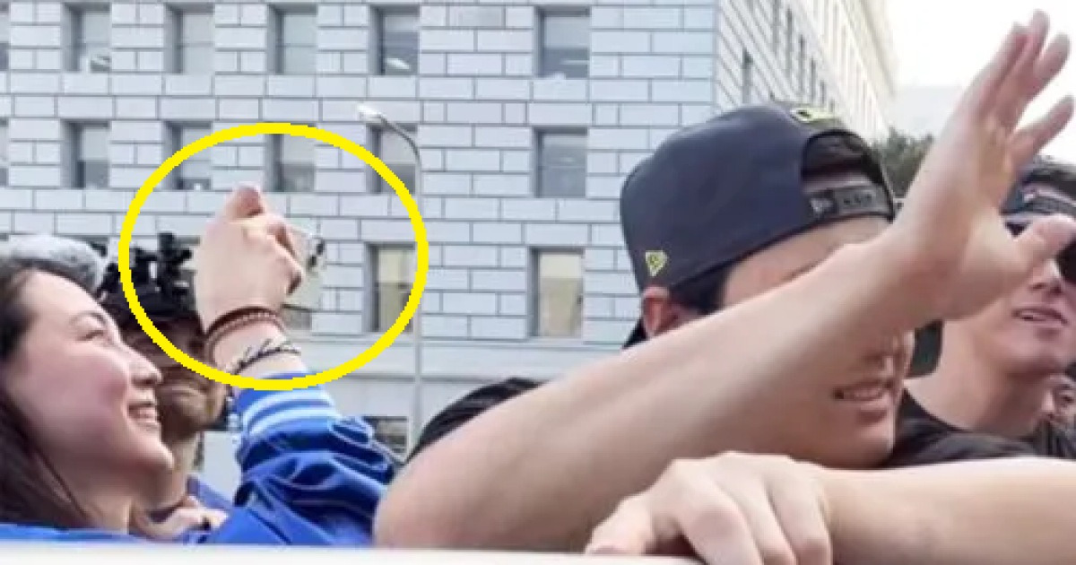 남편이 1조 버는데…오타니 아내 구형 스마트폰에, 출퇴근길 운전사 역할까지