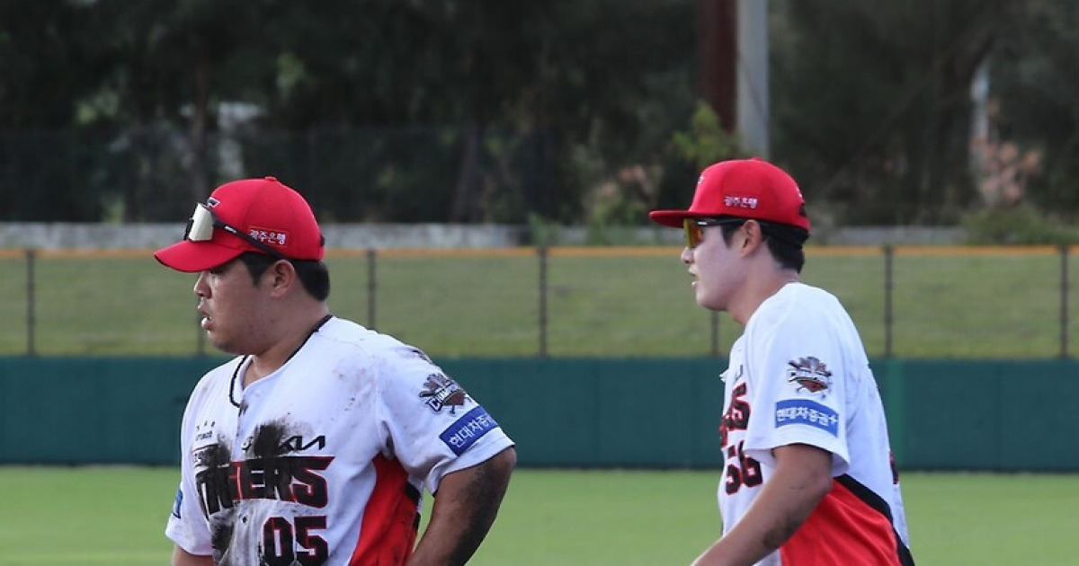 KIA 유니폼 더 챙기라고 할 때부터 알아봤다… 혹독한 수비 훈련, 이기지 못하면 1군은 없다