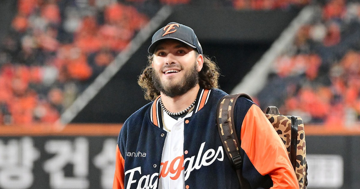 'KBO 역수출 사례까지 소환' 폰세, 美 관심 폭발…"MLB 팀과 선발로 계약할 수 있어"