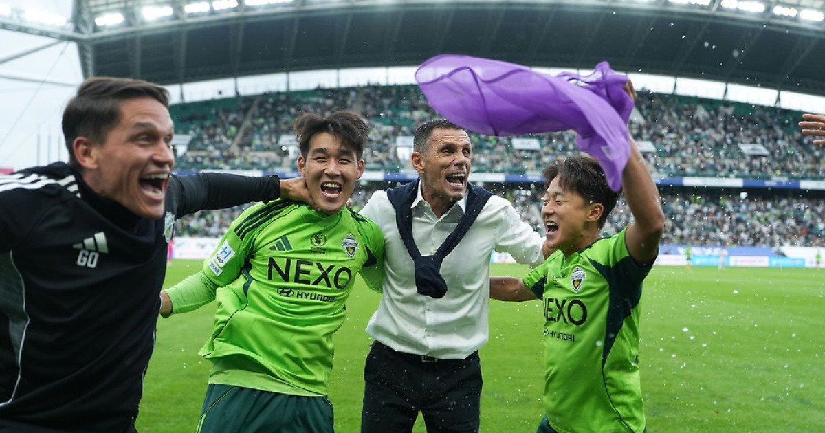 '우승 리더십'…포옛은 이적하려던 이승우도 춤추게 한다