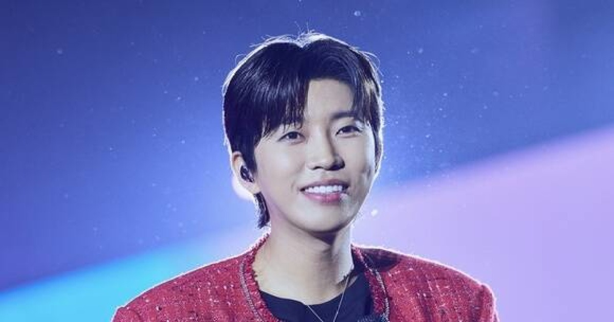 임영웅, 대구 콘서트 개막…하늘빛 물결 'AGAIN'