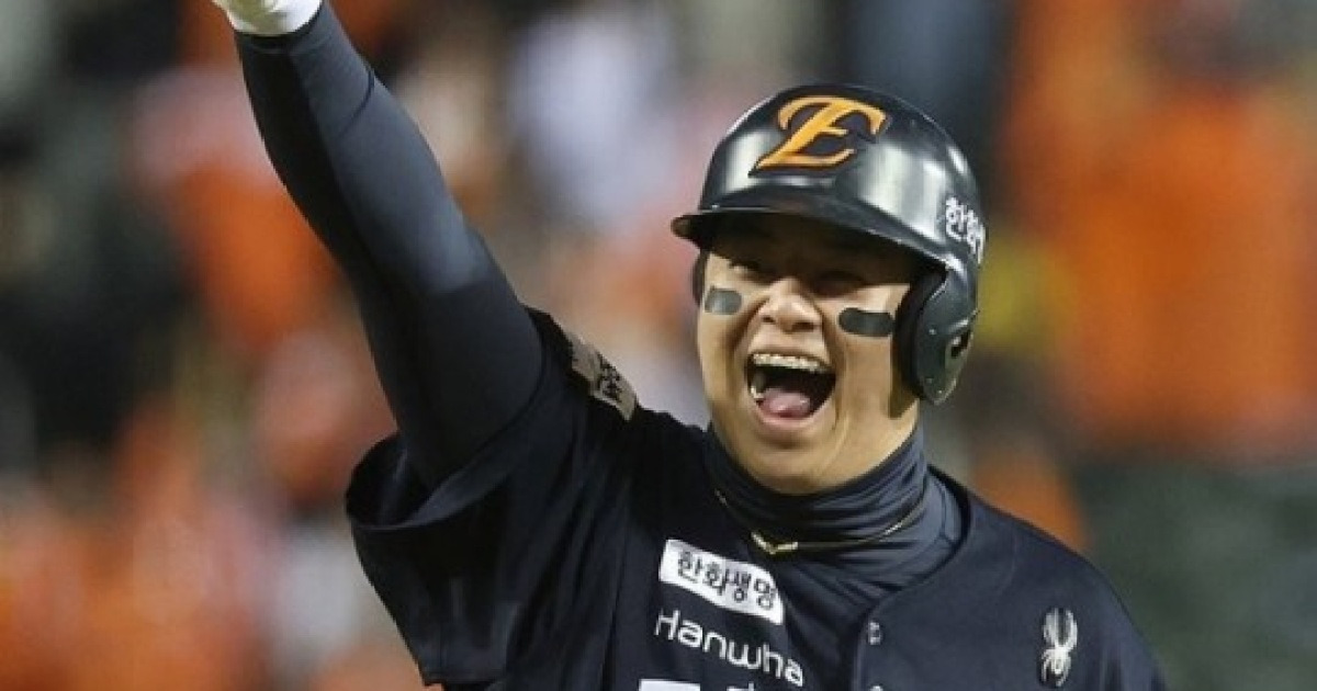 '20대 거포' 노시환, 한화와 다년 계약 협상…초대형 계약 예상