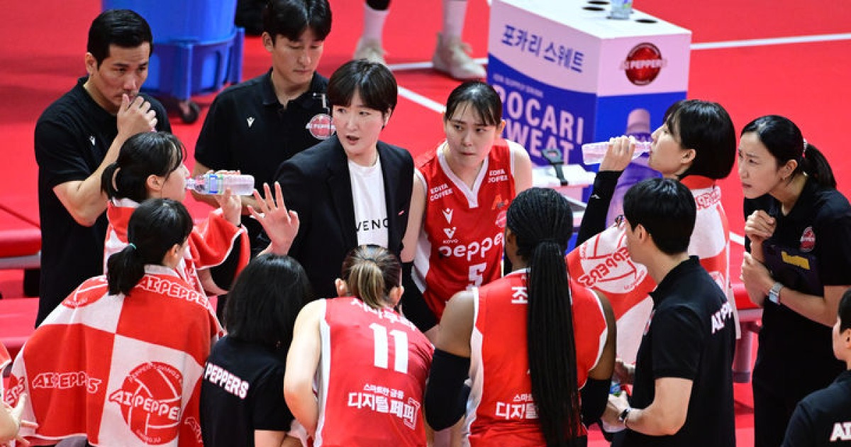 올해는 진짜 다르다…'만년 꼴찌' 페퍼저축은행, 상위권 싸움 돌입