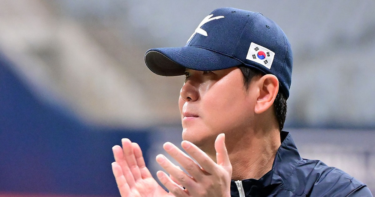 노시환·문보경·송성문 다 제쳤다! 8일 체코전 김영웅 3루수 선발 출격…류지현 감독 "LG·한화 선수 관리 필요" [고척 현장]