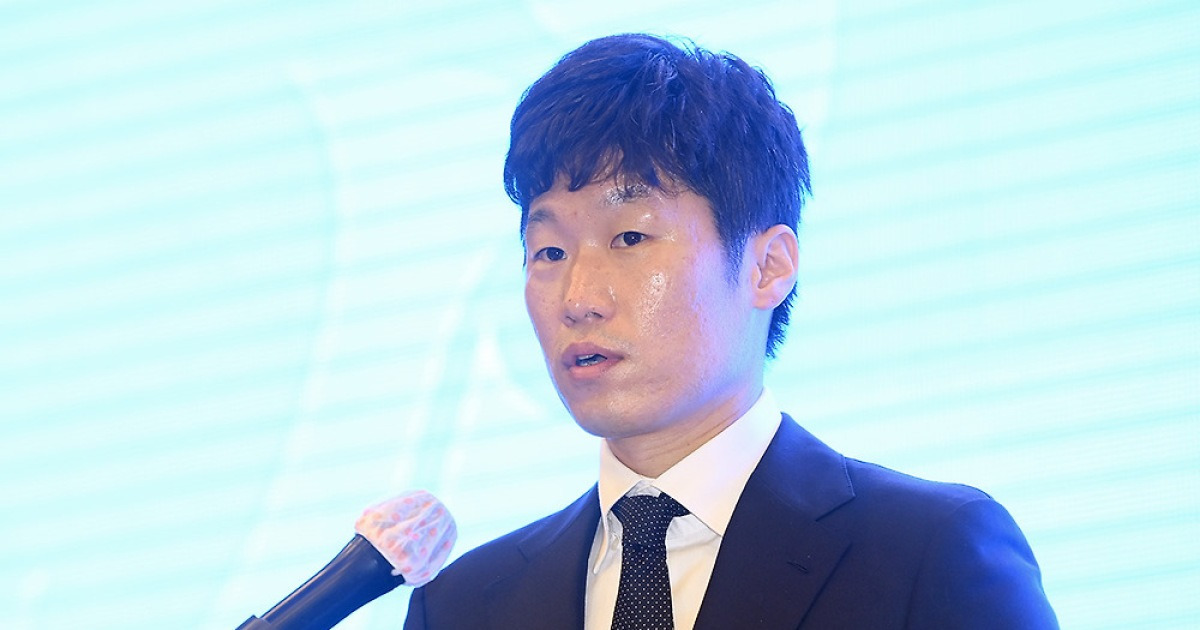 충격! 박지성, '브라질전 참패' 홍명보 감독 전술 저격…"공격적인 선수 구성으로 내려선 축구? 이게 맞나"