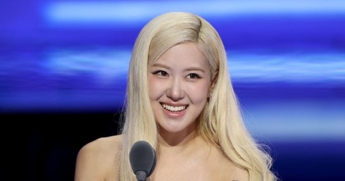 로제, 그래미 '올해의 노래' 등 3개 부문 후보…K팝 최초 역사