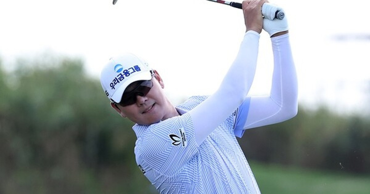 '벙커에 빠진' 이정환, 아부다비 둘째날 71위