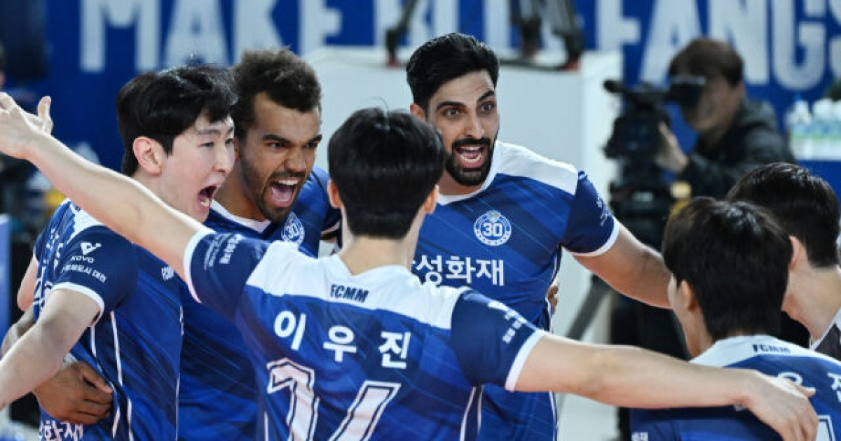 배구 명가의 '30주년' 축제, 삼성화재 '화끈한 축포' 터졌다!...레전드 앞에서 KB손해보험 3-1로 꺾고 연패 탈출 [MD대전]