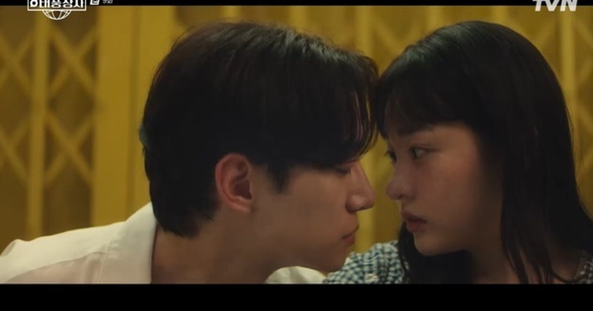 ‘태풍상사’ 김민하, 이준호 키스 거부→이창훈 사진증거 날려 ‘위기’ (종합)