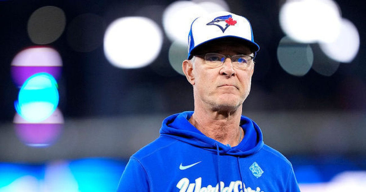 "마지막일 줄 알았다" 준우승도 서러운데…감독급 코치가 물러나다니, 매팅리 우승의 한 끝내 못 푸나