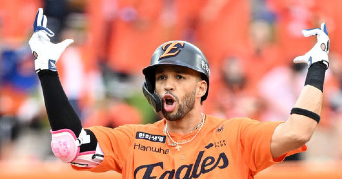 한화 깜짝 성공작, 다른 팀에서도 관심 보였는데…리베라토 재계약해야 하나, 말아야 하나