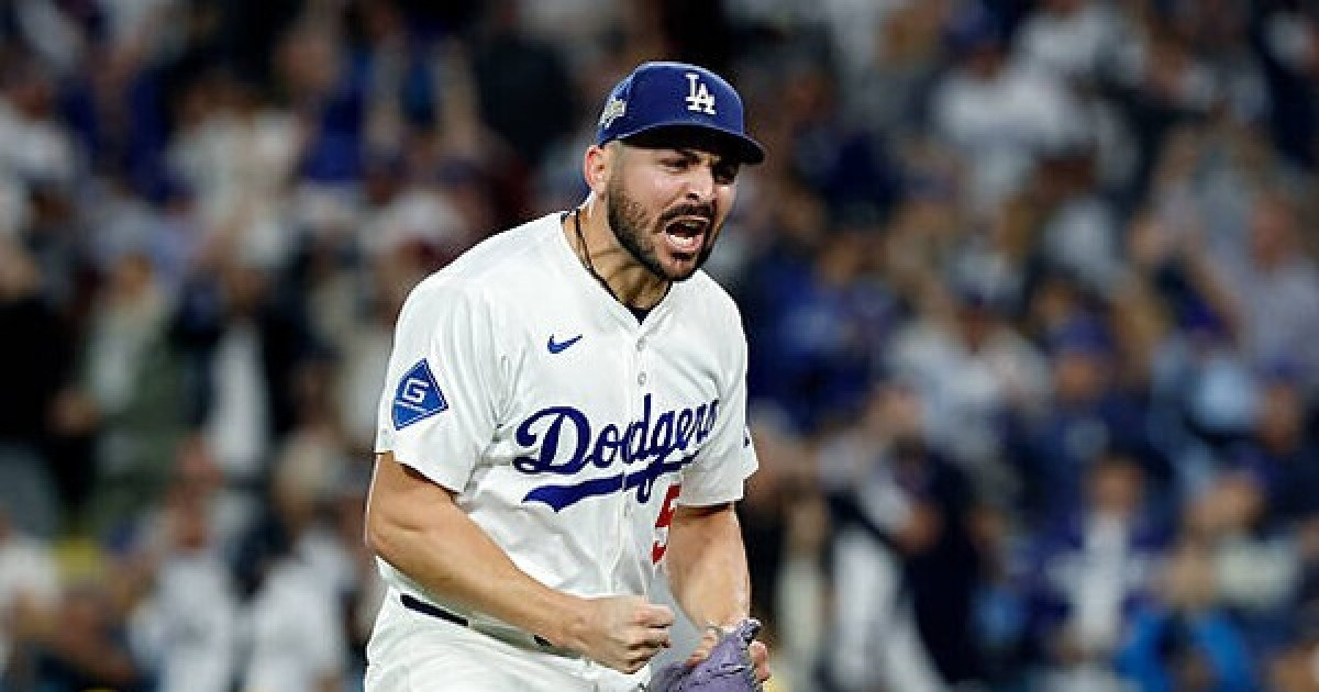 '충격 비보'에 모두 한목소리로 추모, 다저스 '극적 우승' 뒤에 이런 일이…"개막전에 그에게 기립박수를 보내자"