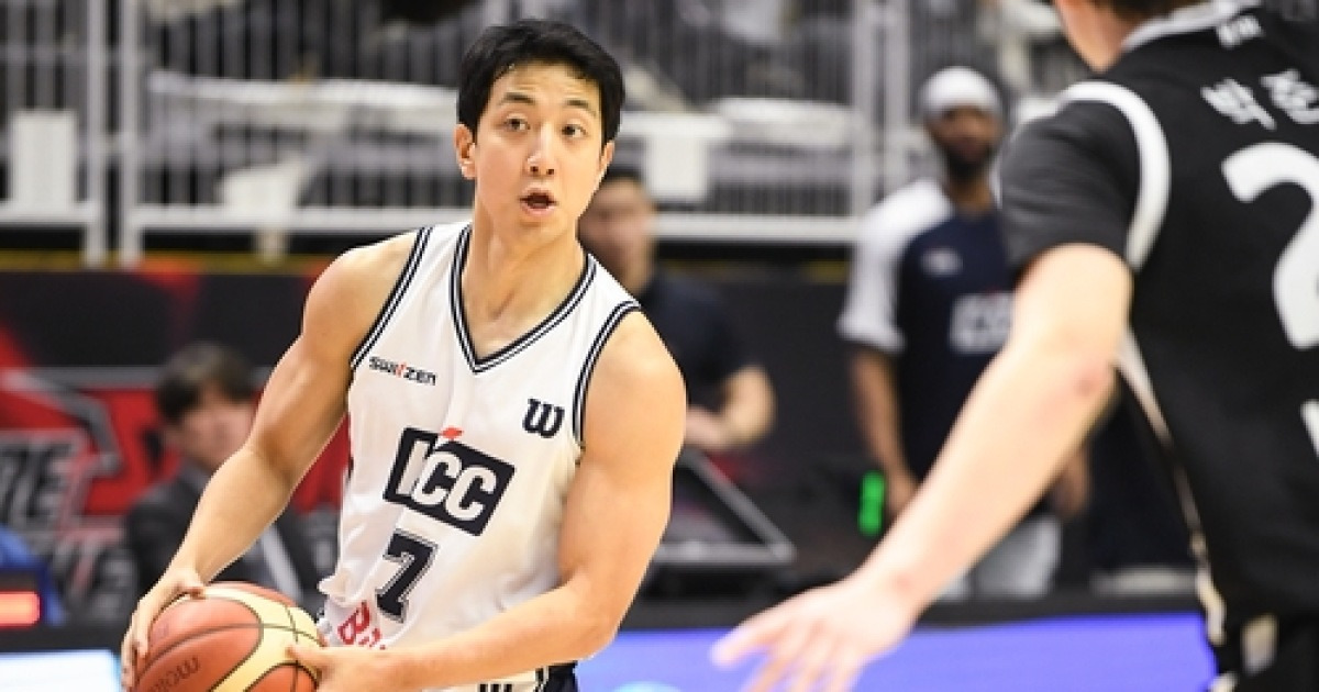 허훈 돌아온 KCC, kt 잡고 3연패 탈출…공동 4위로(종합)