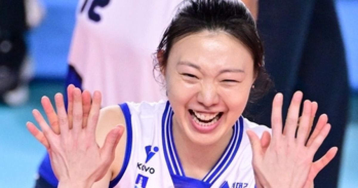 여자배구 '전설' 양효진, V리그 사상 첫 8천득점 대기록 작성(종합)