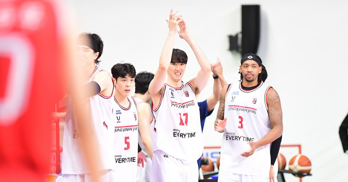 정관장, '턴오버 21개' 현대모비스 잡고 단독 선두 도약