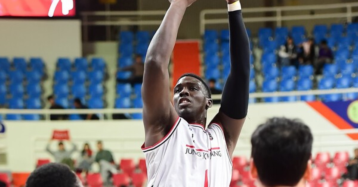 '오브라이언트 18점 9리바운드' 유도훈호 정관장, 현대모비스 꺾고 단독 선두 복귀