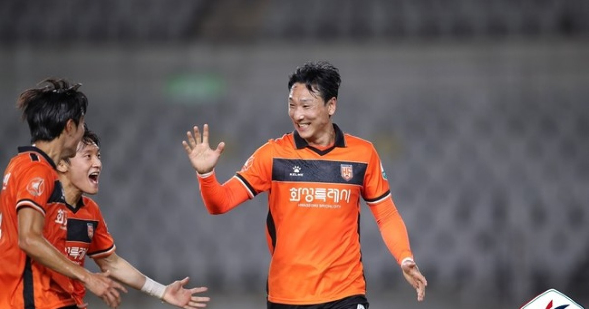 [K리그2 라이브] 김병오 "차두리 감독님 만나 진짜 축구 배워...사실상 유럽 감독, 젊을 때 이런 감독 못 만나 아쉽"