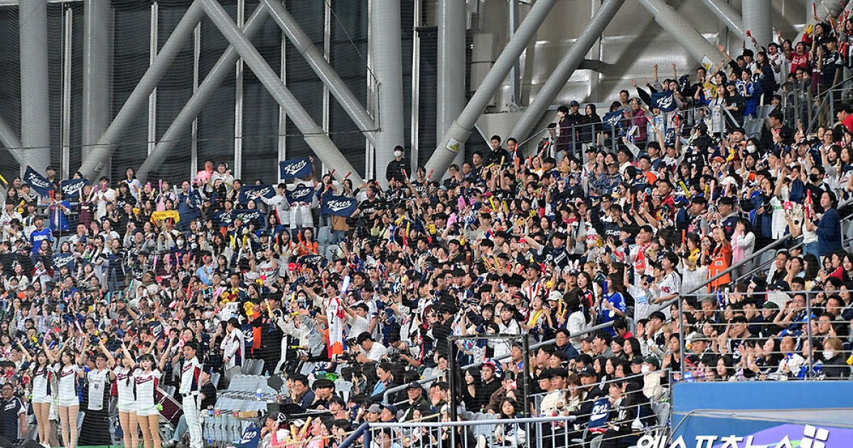 야구대표팀 경기 흥행 안 된다? 대박 터졌다!…류지현호, 체코전 연이틀 만원 관중 달성→9일 1만6100석 매진 [고척 현장]