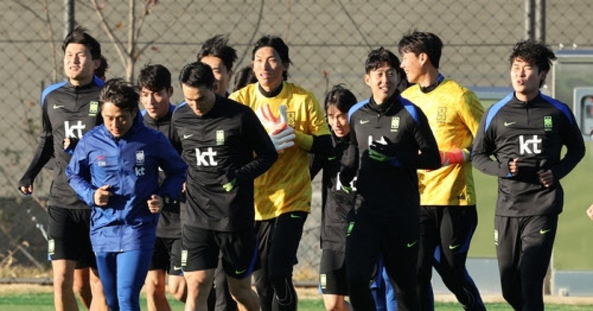 축구대표팀, '새 요람' 천안서 첫 훈련…홍명보 "결과 얻는 데 중점"