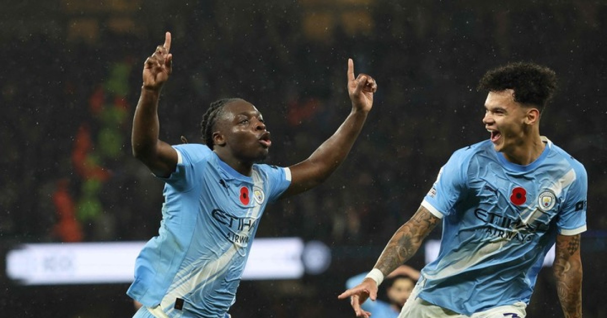 [PL 11R] '도쿠 환상 중거리포' 맨시티, 안방서 리버풀 3-0 완파...공식전 4연승-리그 2위 도약