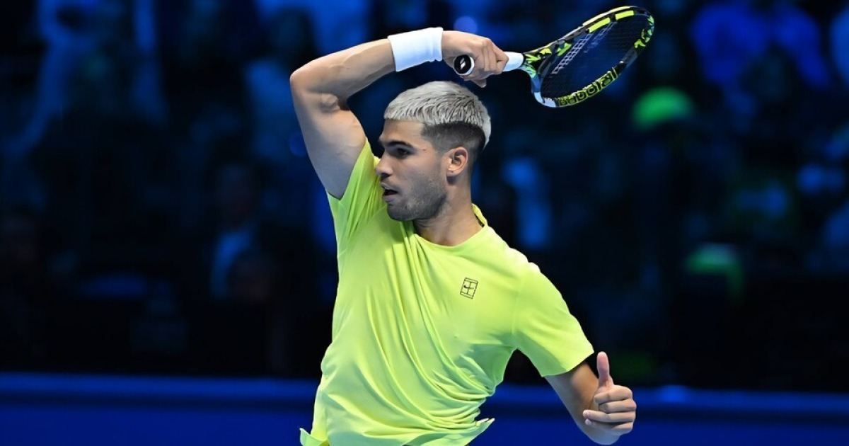 알카라스, ATP 파이널 첫 경기 승리 "3년 만에 처음 기쁘다"...알렉스 드미노 격파