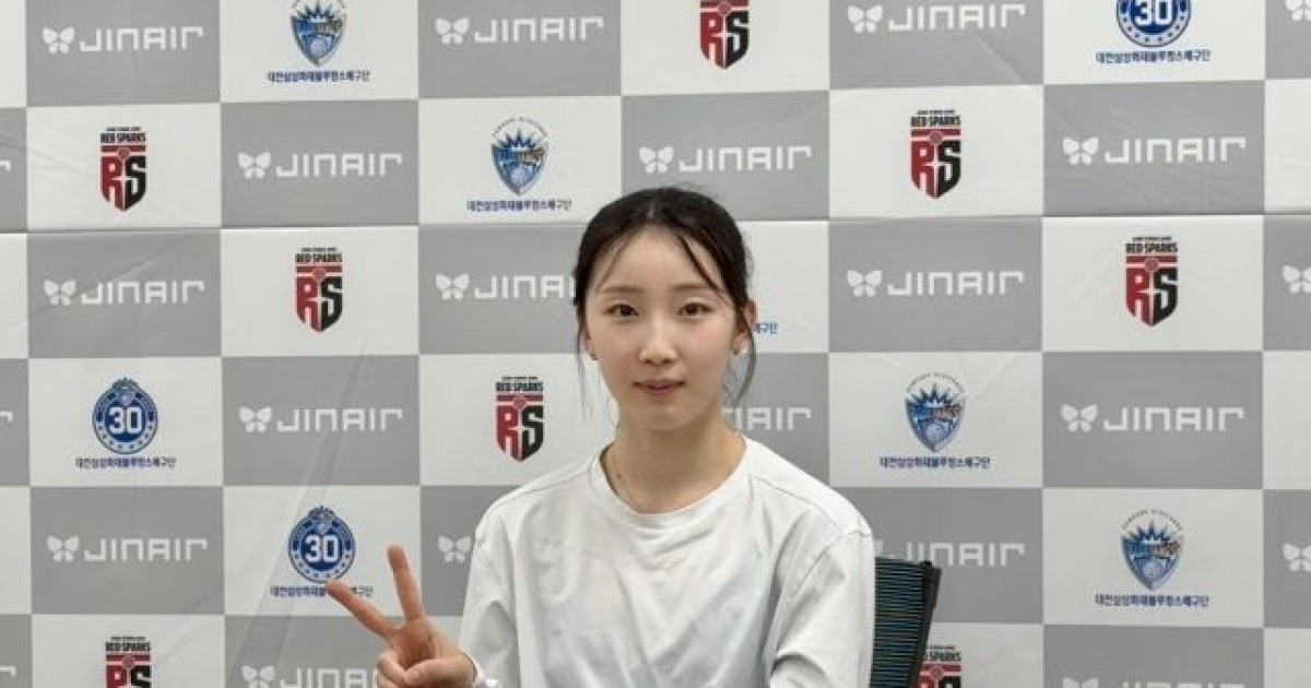 “배구를 그만두더라도 한 번쯤 제대로 해보고 싶었다”...첫 팡팡 플레이어부터 물세례까지 ‘최서현의 날’ [MD대전]