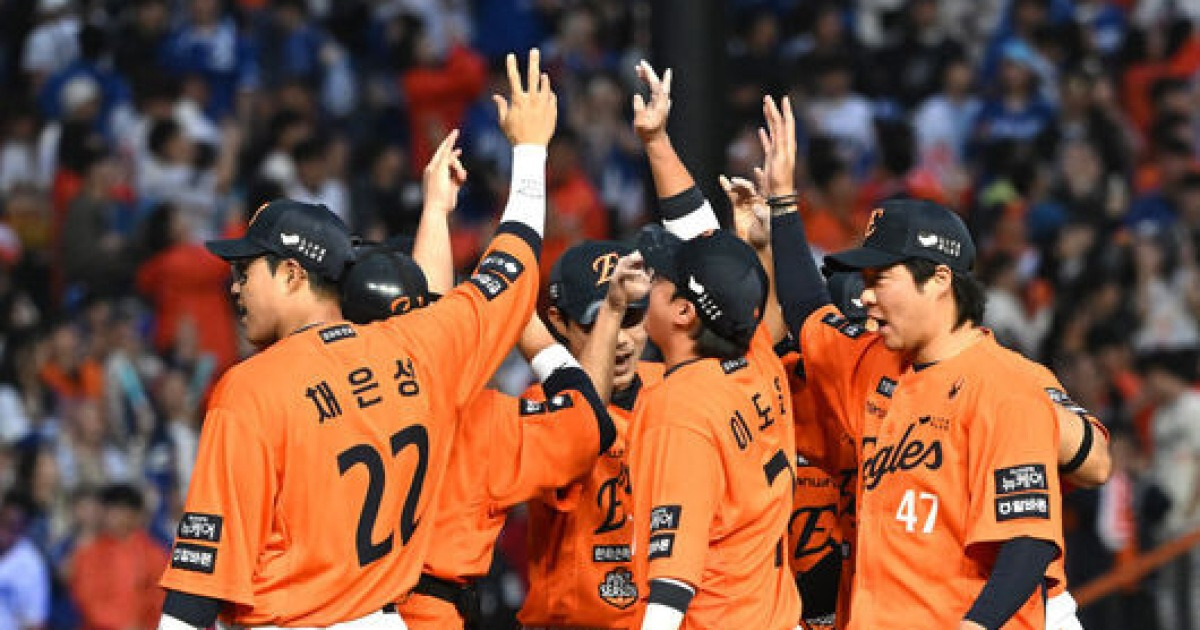 어떻게 키운 유망주들인데…FA 영입에 3년간 340억 넘게 쓴 한화, 이제는 잃을 것도 걱정한다