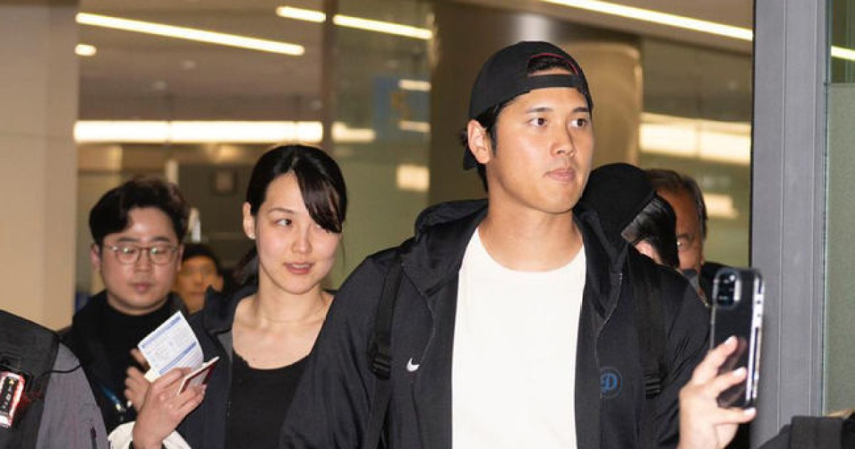 오타니 딸 유모차에 스마트폰 들이댄 팬’…경호 뚫고 돌진, 도 넘은 만행에 분노 폭발