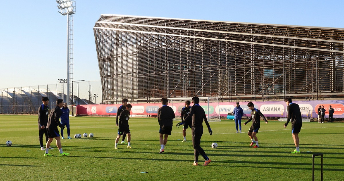 [현장에서]"한국판 클레르퐁텐" 압도적 규모에 '와!', 손흥민도 만족할 양탄자 잔디에 '와우!'…한국 축구 '새 요람' 천안서 희망찬 첫 걸음