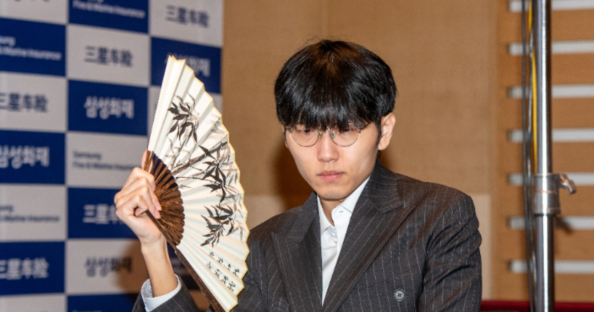 '반상의 제왕, 충격패!' 100억 도전한 신진서, 16강서 탈락