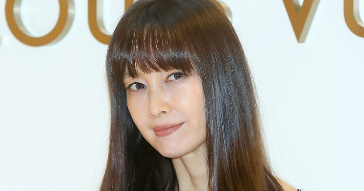 이나영, 7년 만의 스크린 복귀…단편 '신원미상'서 1인 2역 열연