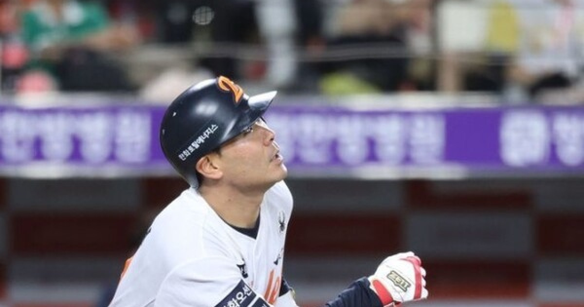 충격의 4년 69억 FA 계약→역대급 실패작→한화 백업→플레잉 코치까지...2위팀 포수 이재원, 2026시즌 플레잉코치로 출발