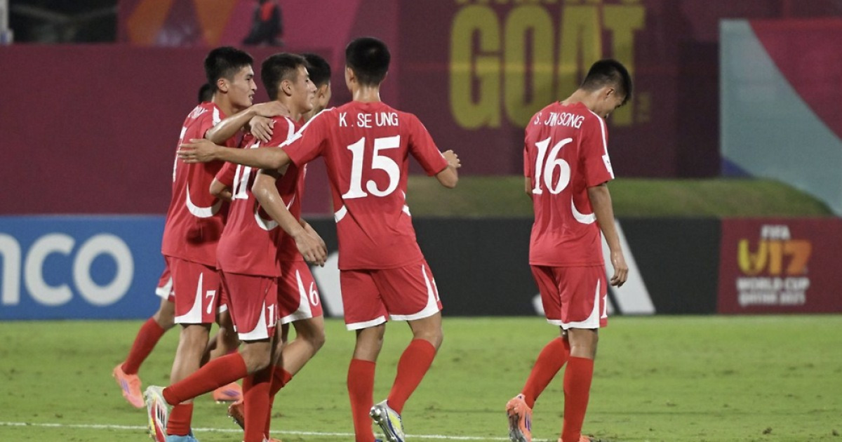콜롬비아에 0-2 완패한 북한, 조 3위로 FIFA U-17 월드컵 32강 진출
