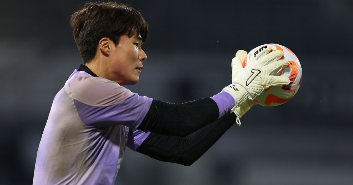 '3년 넘게' 대표팀 벤치만 지켰다, '비운의 주인공' 송범근 마지막 기회 올까