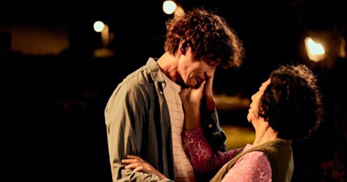 지현우, '34세 연상' 고두심과 키스신 후기…